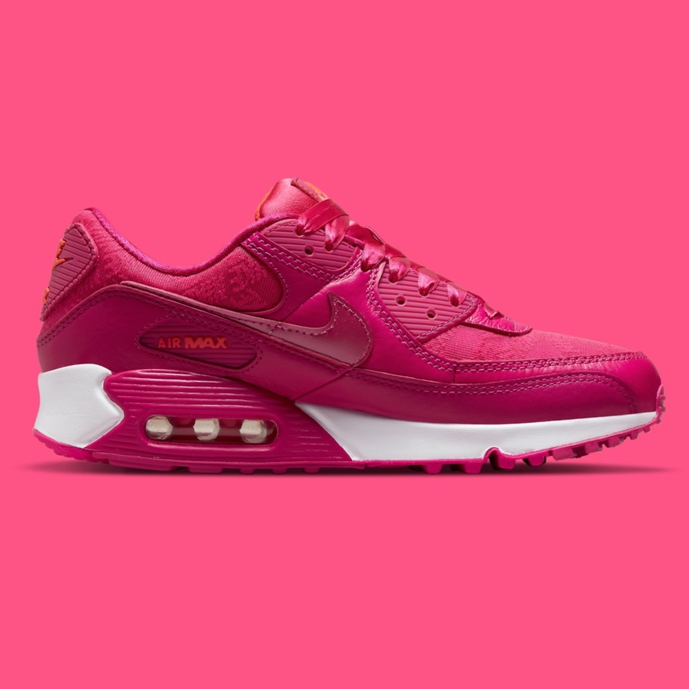 New Women’s Nike Air Max 90